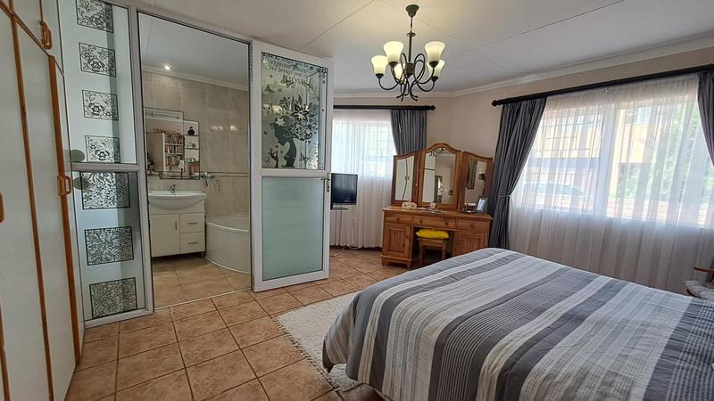 3 Bedroom Property for Sale in Stilbaai Wes Western Cape